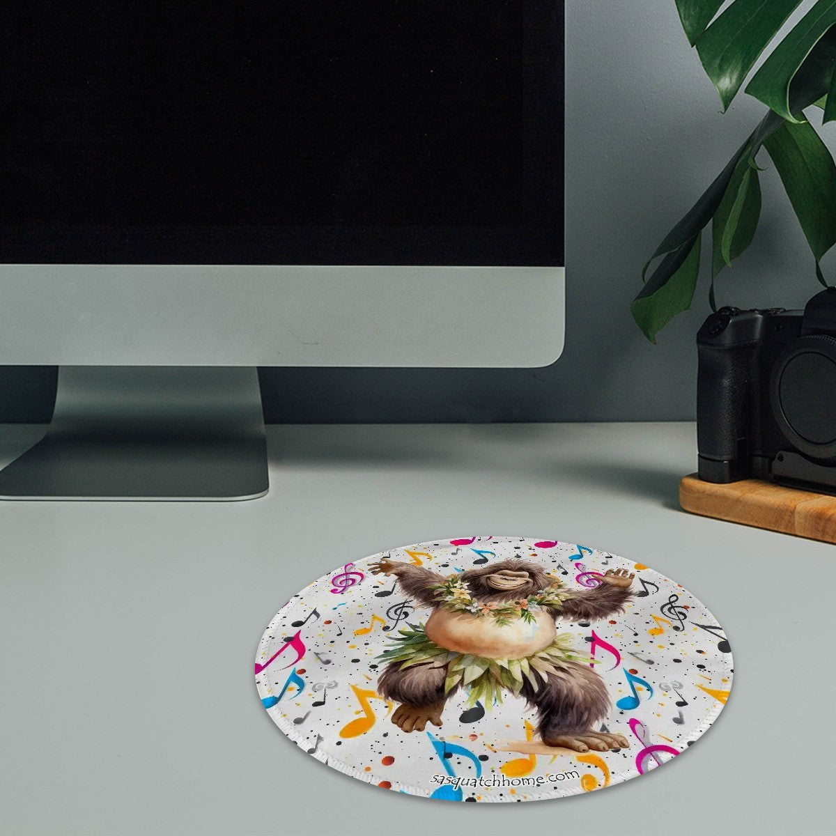 8” Round Mouse pad, Bigfoot / Sasquatch – Anti slip rubber –