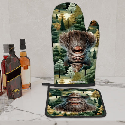 Redneck Bigfoot Sasquatch, Set of 2 Oven Mitt and Pot Holder