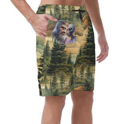Bigfoot / Sasquatch & Alien in Woods, Men’s Lightweight Casual Shorts