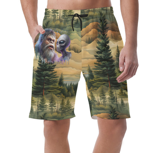 Bigfoot / Sasquatch & Alien in Woods, Men’s Lightweight Casual Shorts