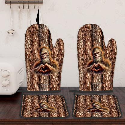 Bigfoot / Sasquatch Heart Hands, 4 Piece Oven Mitts / Pot Holder Sets