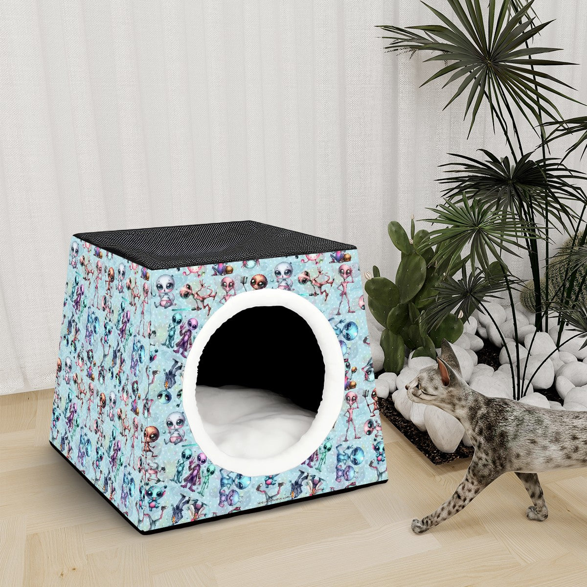 6 Alien Designs, Space Capsule Pet Bed