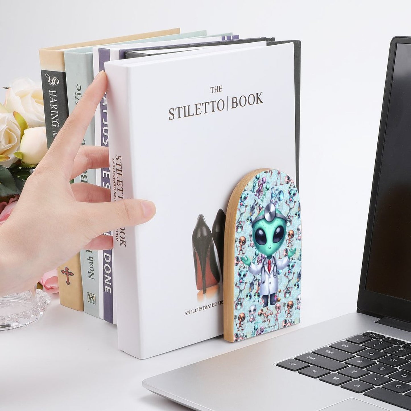 Alien Doctor, Wood Bookends