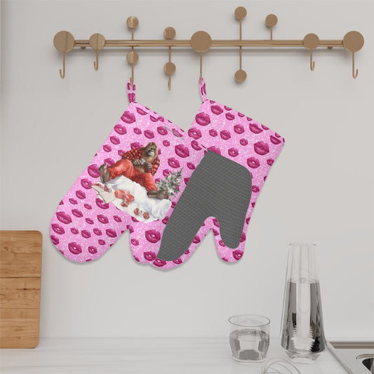 Set of 2 Silicone Heat Resistant Oven Mitts - Bigfoot, Sasquatch Valentine
