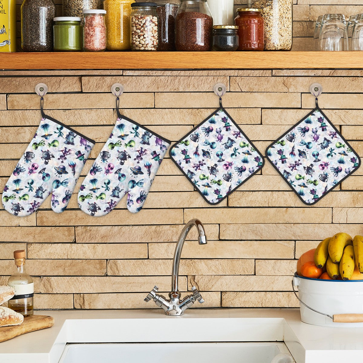 6 Alien Designs, 4 Piece Oven Mitts / Pot Holder Sets