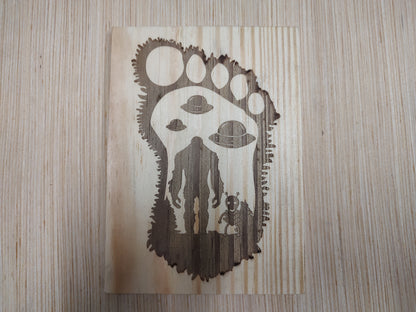 5" x 7" Pine Plaque Sign, Sasquatch & Alien Foot