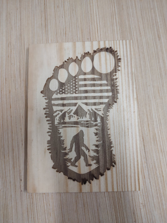 5" x 7" Pine Plaque Sign, Sasquatch & Flag footprint